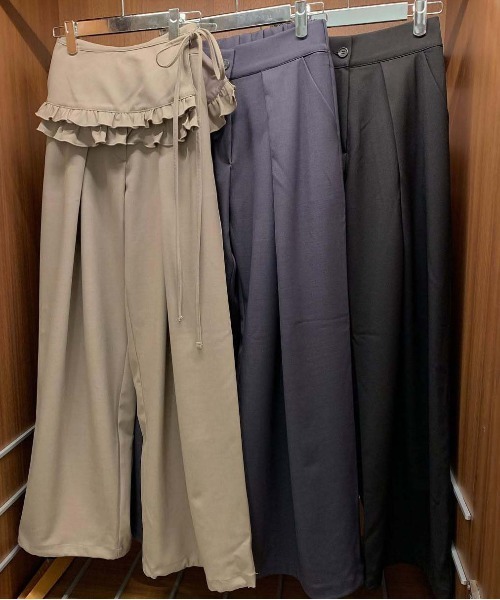 ＆soiree（アンドソワレ）の「フリルラップスカート付きカーブワイドパンツ（その他パンツ・レディース・ブラック/ベージュ/チャコール・FREE）」の8枚目の写真