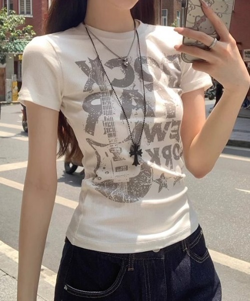 gossip!ロサンゼルス(ゴシップロサンゼルス)の「【Y2Kガーリー】 グラフィックロゴプリントピチT(Tシャツ/カットソー・レディース・ネイビー/ブラック/ホワイト・M)」の7枚目の写真