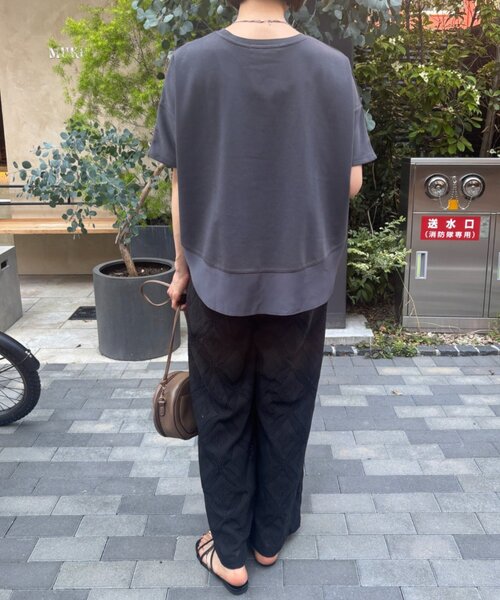 Jena espace merveilleux(ジェナ エスパスメルヴェイユ)の「サークル切替カットソー(Tシャツ/カットソー・レディース・オフホワイト/チャコールグレー・FREE)」の11枚目の写真