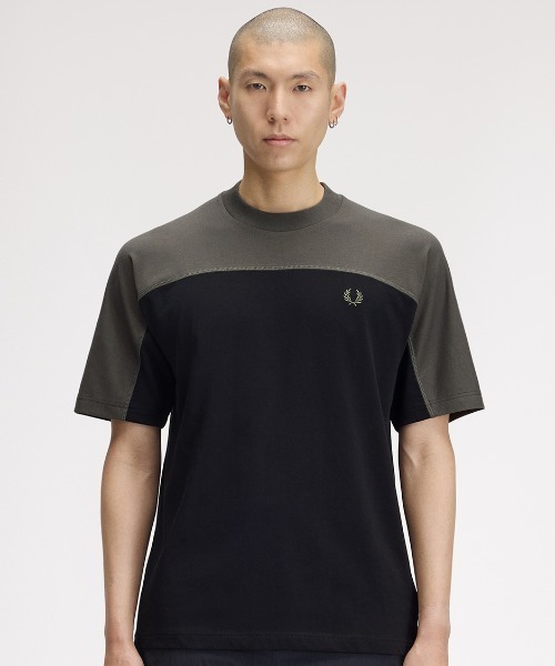 FRED PERRY(フレッドペリー)の「Colour Block T-Shirt/カラーブロックTシャツ(Tシャツ/カットソー・メンズ・ブラック・S/M/L)」の5枚目の写真