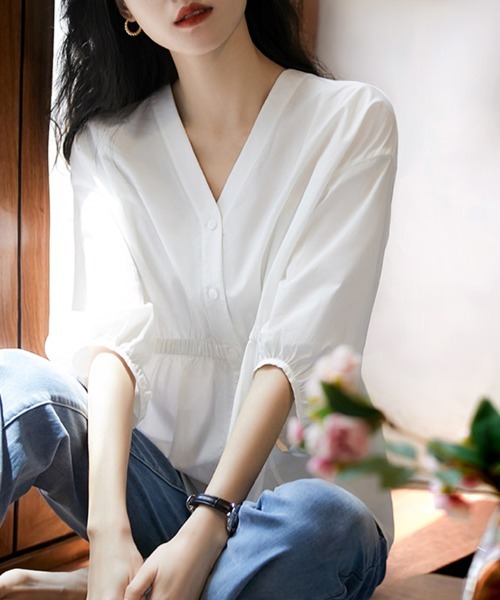 ReRe（リリ）の「Vネックギャザーブラウス（シャツ/ブラウス・レディース・ホワイト/ネイビー・MEDIUM/X-LARGE/LARGE）」の4枚目の写真