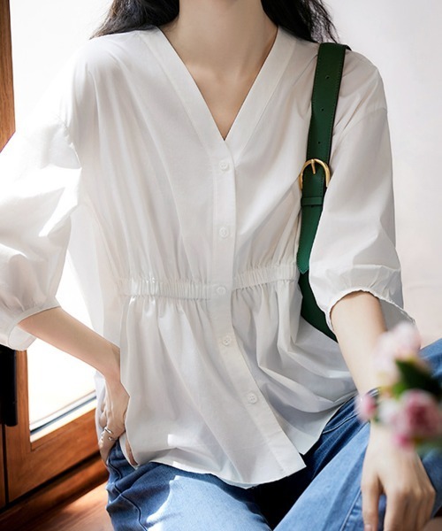ReRe（リリ）の「Vネックギャザーブラウス（シャツ/ブラウス・レディース・ホワイト/ネイビー・MEDIUM/X-LARGE/LARGE）」の5枚目の写真