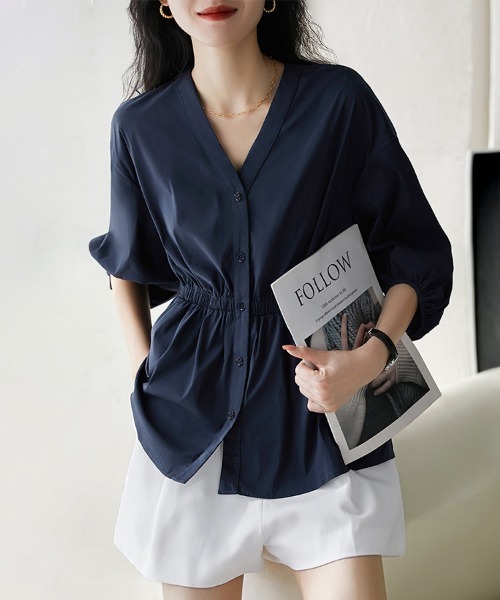 ReRe（リリ）の「Vネックギャザーブラウス（シャツ/ブラウス・レディース・ホワイト/ネイビー・MEDIUM/X-LARGE/LARGE）」の10枚目の写真