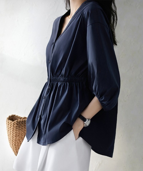 ReRe（リリ）の「Vネックギャザーブラウス（シャツ/ブラウス・レディース・ホワイト/ネイビー・MEDIUM/X-LARGE/LARGE）」の12枚目の写真
