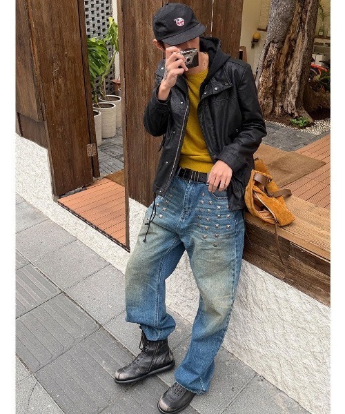 FreeZone（フリーゾーン）の「ヴィンテージウォッシュ スタッズ装飾 ワイドルーズデニムパンツ（デニムパンツ・メンズ・ブルー・LARGE/MEDIUM/SMALL）」の12枚目の写真