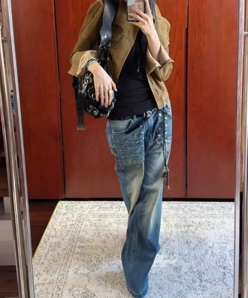 FreeZone（フリーゾーン）の「ヴィンテージウォッシュ スタッズ装飾 ワイドルーズデニムパンツ（デニムパンツ・メンズ・ブルー・LARGE/MEDIUM/SMALL）」の17枚目の写真