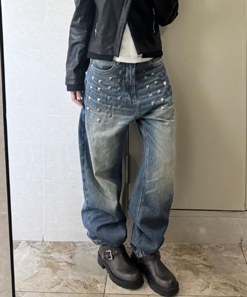 FreeZone（フリーゾーン）の「ヴィンテージウォッシュ スタッズ装飾 ワイドルーズデニムパンツ（デニムパンツ・メンズ・ブルー・LARGE/MEDIUM/SMALL）」の6枚目の写真