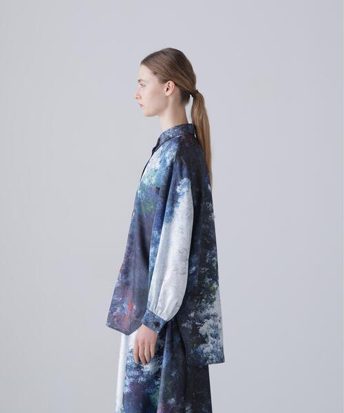 ADORE（アドーア）の「◆オイルペインティングアートプリントブラウス（シャツ/ブラウス・レディース・ネイビー・38）」の3枚目の写真