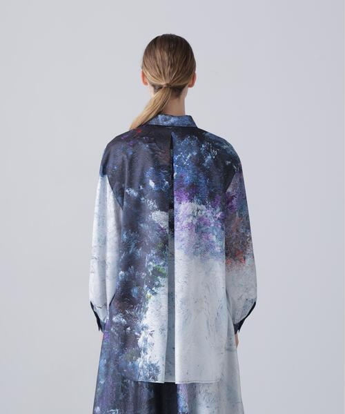 ADORE（アドーア）の「◆オイルペインティングアートプリントブラウス（シャツ/ブラウス・レディース・ネイビー・38）」の4枚目の写真