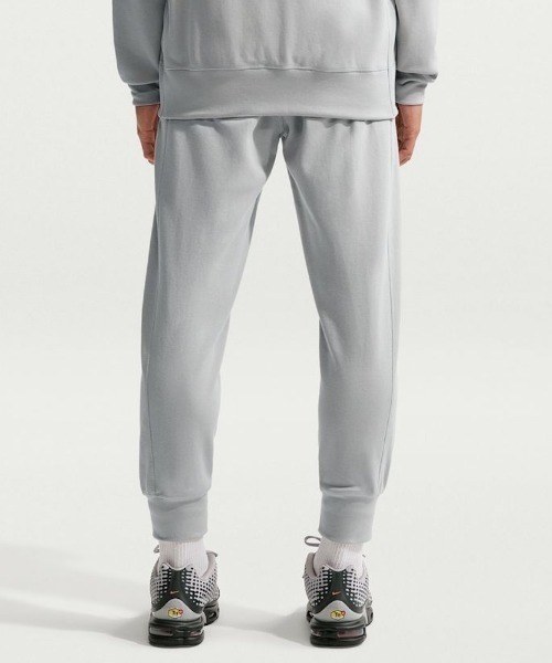NIKE（ナイキ）の「ナイキ NIKE ナイキ クラブ ヴァーシティ ジョガー パンツ（スウェットパンツ・メンズ・グレー/ブラック・S/M/L/LL/3L）」の4枚目の写真