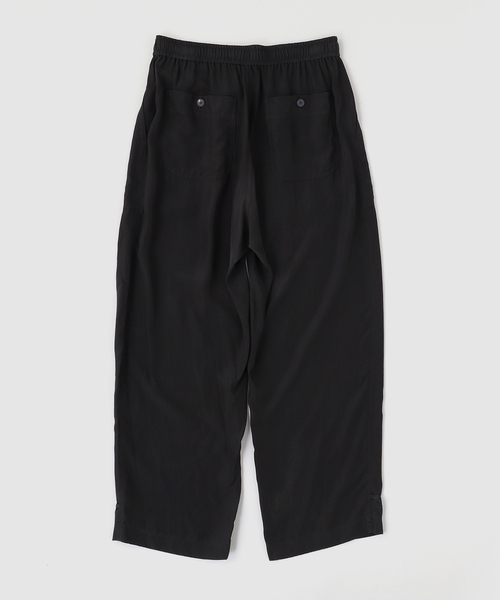 ATON(エイトン)の「ATON(エイトン)FIBRIL SILK TAFTA EASY BAKER パンツ(カーゴパンツ・メンズ・チャコールグレー・6/4)」の2枚目の写真