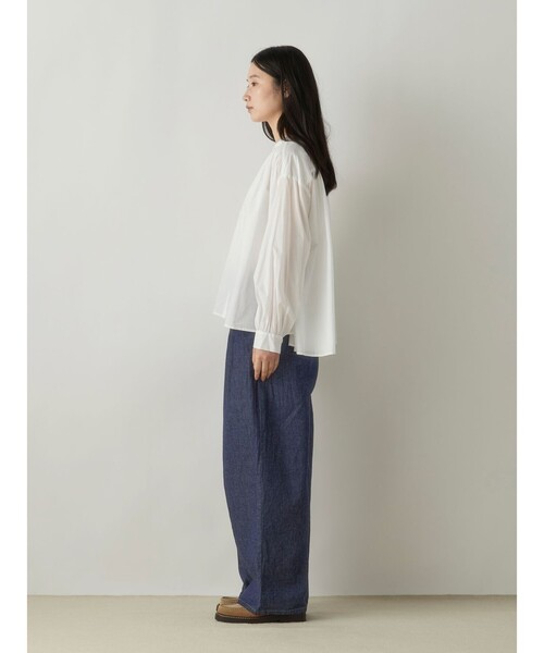 MidiUmi(ミディウミ)の「MidiUmi デニムワイドタックパンツ(その他パンツ・レディース・ライトブルー/ネイビー・FREE)」の8枚目の写真