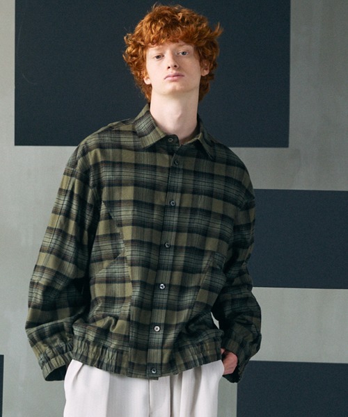 MAISON SPECIAL（メゾンスペシャル）の「《UNISEX》【Italian Dead Stock Fabric】Curve Switching Prime-Over Plaid Shirt Blouson/【イタリアンデッドストックファブリック】カーブスイッチングプライムオーバーチェックシャツブルゾン【MAISON SPECIAL/メゾンスペシャル】（シャツ/ブラウス・メンズ・ブラック/ライトグレー/レッド/その他1/ブルー/カーキ/ピンク・2/1/0）」の4枚目の写真