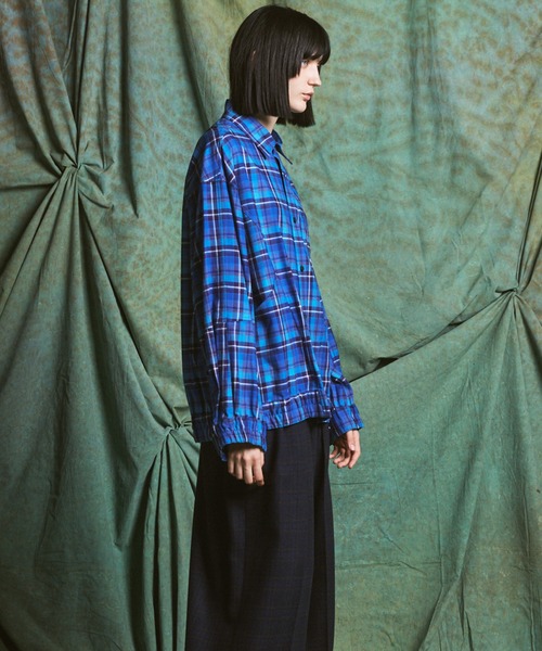 MAISON SPECIAL（メゾンスペシャル）の「《UNISEX》【Italian Dead Stock Fabric】Curve Switching Prime-Over Plaid Shirt Blouson/【イタリアンデッドストックファブリック】カーブスイッチングプライムオーバーチェックシャツブルゾン【MAISON SPECIAL/メゾンスペシャル】（シャツ/ブラウス・メンズ・ブラック/ライトグレー/レッド/その他1/ブルー/カーキ/ピンク・2/1/0）」の12枚目の写真