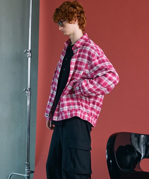 MAISON SPECIAL（メゾンスペシャル）の「《UNISEX》【Italian Dead Stock Fabric】Curve Switching Prime-Over Plaid Shirt Blouson/【イタリアンデッドストックファブリック】カーブスイッチングプライムオーバーチェックシャツブルゾン【MAISON SPECIAL/メゾンスペシャル】（シャツ/ブラウス・メンズ・ブラック/ライトグレー/レッド/その他1/ブルー/カーキ/ピンク・2/1/0）」の10枚目の写真