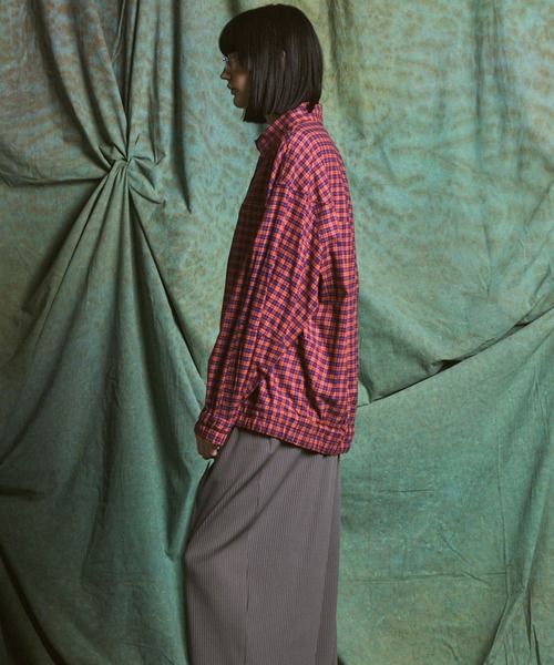 MAISON SPECIAL（メゾンスペシャル）の「《UNISEX》【Italian Dead Stock Fabric】Curve Switching Prime-Over Plaid Shirt Blouson/【イタリアンデッドストックファブリック】カーブスイッチングプライムオーバーチェックシャツブルゾン【MAISON SPECIAL/メゾンスペシャル】（シャツ/ブラウス・メンズ・ブラック/ライトグレー/レッド/その他1/ブルー/カーキ/ピンク・2/1/0）」の14枚目の写真