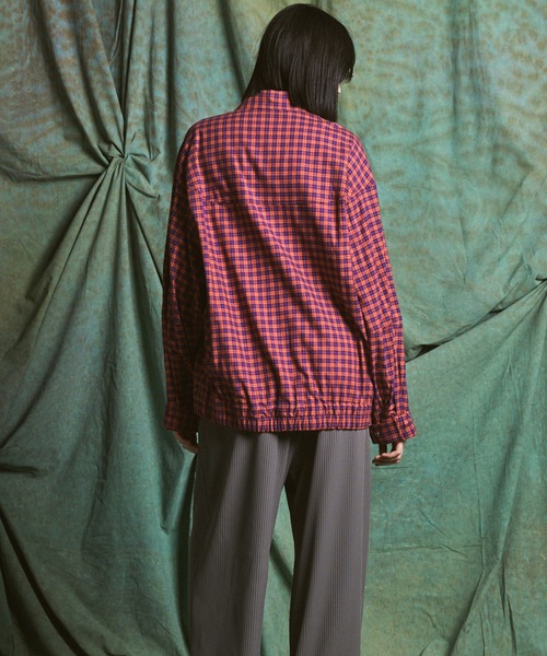 MAISON SPECIAL（メゾンスペシャル）の「《UNISEX》【Italian Dead Stock Fabric】Curve Switching Prime-Over Plaid Shirt Blouson/【イタリアンデッドストックファブリック】カーブスイッチングプライムオーバーチェックシャツブルゾン【MAISON SPECIAL/メゾンスペシャル】（シャツ/ブラウス・メンズ・ブラック/ライトグレー/レッド/その他1/ブルー/カーキ/ピンク・2/1/0）」の15枚目の写真