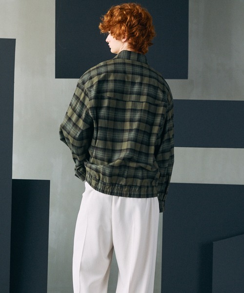 MAISON SPECIAL（メゾンスペシャル）の「《UNISEX》【Italian Dead Stock Fabric】Curve Switching Prime-Over Plaid Shirt Blouson/【イタリアンデッドストックファブリック】カーブスイッチングプライムオーバーチェックシャツブルゾン【MAISON SPECIAL/メゾンスペシャル】（シャツ/ブラウス・メンズ・ブラック/ライトグレー/レッド/その他1/ブルー/カーキ/ピンク・2/1/0）」の17枚目の写真