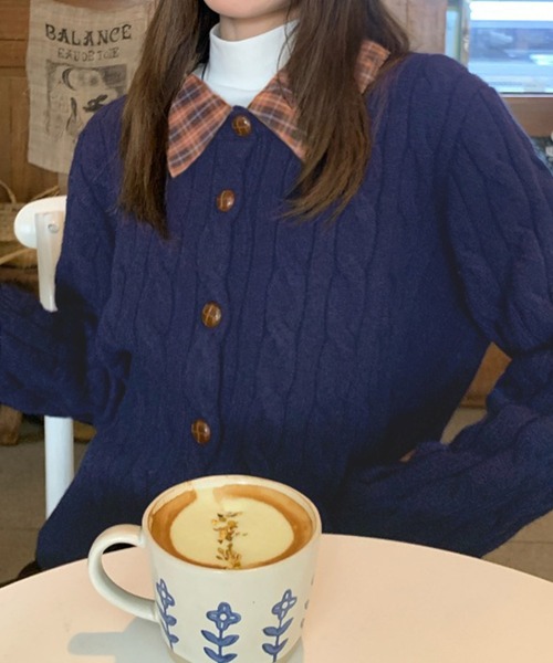 PRIVATE BEACH(プライベートビーチ)の「柄衿ドッキングケーブル編みニットカーディガン(カーディガン/ボレロ・レディース・ピンク/ネイビー/レッド/グリーン/グレー・FREE)」の17枚目の写真