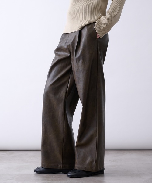 Perushu(ペルーシュ)の「synthetic leather Tuck Wide Pants/合成皮革タックワイドパンツ(その他パンツ・メンズ・ブラック/ブラウン・SMALL/MEDIUM/LARGE)」の18枚目の写真