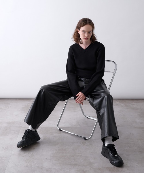 Perushu(ペルーシュ)の「synthetic leather Tuck Wide Pants/合成皮革タックワイドパンツ(その他パンツ・メンズ・ブラック/ブラウン・SMALL/MEDIUM/LARGE)」の9枚目の写真