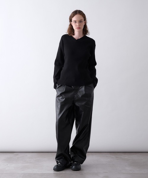 Perushu(ペルーシュ)の「synthetic leather Tuck Wide Pants/合成皮革タックワイドパンツ(その他パンツ・メンズ・ブラック/ブラウン・SMALL/MEDIUM/LARGE)」の4枚目の写真