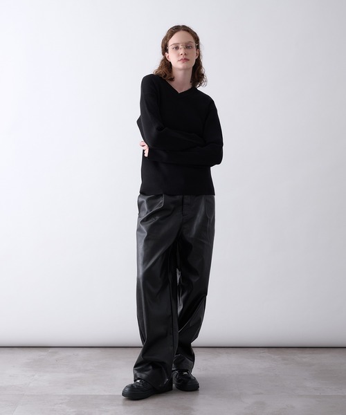 Perushu(ペルーシュ)の「synthetic leather Tuck Wide Pants/合成皮革タックワイドパンツ(その他パンツ・メンズ・ブラック/ブラウン・SMALL/MEDIUM/LARGE)」の5枚目の写真