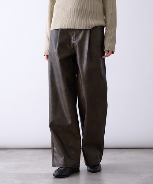 Perushu(ペルーシュ)の「synthetic leather Tuck Wide Pants/合成皮革タックワイドパンツ(その他パンツ・メンズ・ブラック/ブラウン・SMALL/MEDIUM/LARGE)」の15枚目の写真