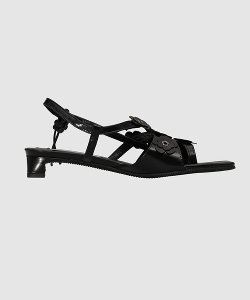 CECILIE BAHNSEN(セシリー バンセン)の「HEELED STRAPPY SANDAL W/FLOWER TRIM(サンダル・レディース・ブラック・38/39/37)」の3枚目の写真