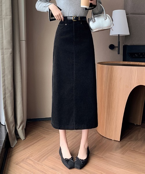 AMAJI(アマジ)の「コーデュロイ ストレートスカート(スカート・レディース・レッド/ブラウン/ブラック・SMALL/MEDIUM/LARGE/X-LARGE)」の2枚目の写真