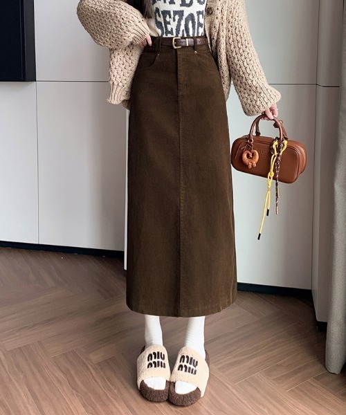 AMAJI(アマジ)の「コーデュロイ ストレートスカート(スカート・レディース・レッド/ブラウン/ブラック・SMALL/MEDIUM/LARGE/X-LARGE)」の4枚目の写真