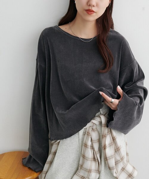 DISCOAT(ディスコート)の「フロッキーメロー使いプルオーバー(Tシャツ/カットソー・レディース・チャコールグレー/ライトグレー/ブラック/ブラウン/アイボリー・FREE)」の4枚目の写真