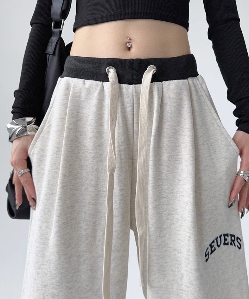 Teem Store（チームストア）の「ウエスト配色ロゴスウェットワイドパンツ（スウェットパンツ・レディース・グレー・M）」の3枚目の写真
