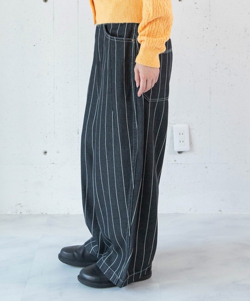 URCH RNA(アーチ アールエヌエー)の「R4520 ピンストライプデニムのオームパンツ(デニムパンツ・レディース・ブラック/インディゴブルー・FREE)」の5枚目の写真