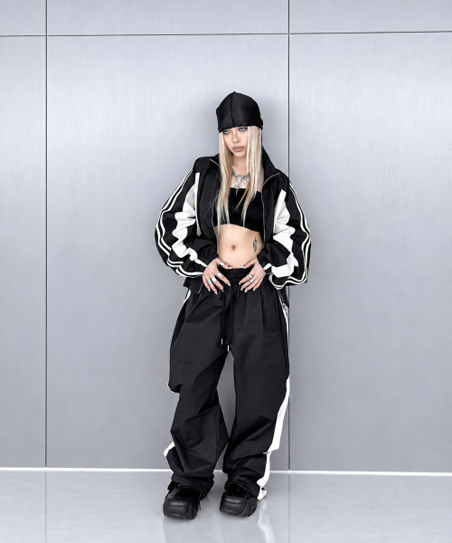 ROARINGRAD(ロアリングラド)の「W.26 パネル トラックパンツ ブラック(スウェットパンツ・レディース・その他・MEDIUM/LARGE)」の2枚目の写真