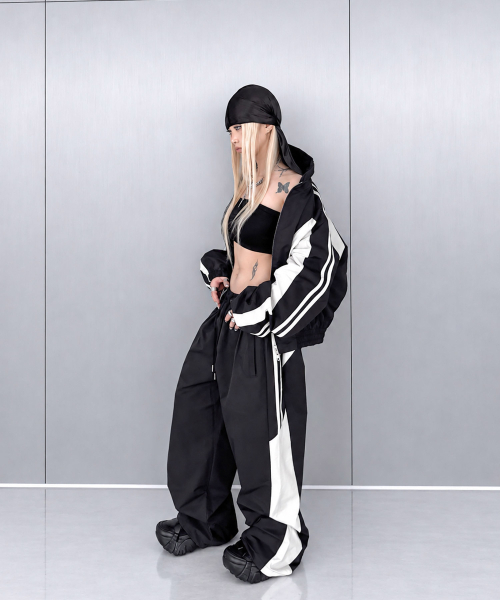 ROARINGRAD(ロアリングラド)の「W.26 パネル トラックパンツ ブラック(スウェットパンツ・レディース・その他・MEDIUM/LARGE)」の3枚目の写真