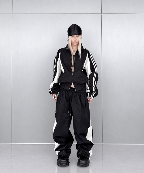 ROARINGRAD(ロアリングラド)の「W.26 パネル トラックパンツ ブラック(スウェットパンツ・レディース・その他・MEDIUM/LARGE)」の6枚目の写真
