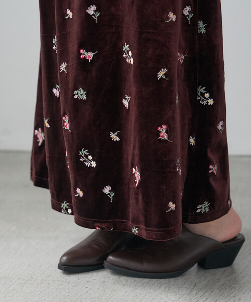 FREAK'S STORE（フリークスストア）の「花柄刺繍 ベロアスカート（スカート・レディース・ブラウン/ブラック・ﾌﾘ-）」の17枚目の写真