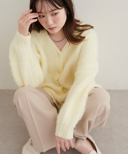 natural couture(ナチュラルクチュール)の「モヘア起毛片畦Vカーディガン(カーディガン/ボレロ・レディース・イエロー/ピンク/グレー/ブラウン/オフホワイト・FREE)」の8枚目の写真