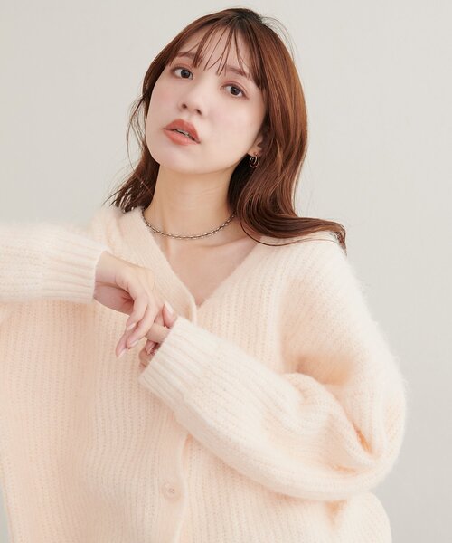 natural couture(ナチュラルクチュール)の「モヘア起毛片畦Vカーディガン(カーディガン/ボレロ・レディース・イエロー/ピンク/グレー/ブラウン/オフホワイト・FREE)」の13枚目の写真