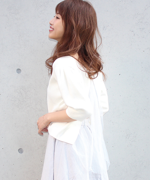 MICOAMERI(ミコアメリ)の「Vネックバックチュールニット(ニット/セーター・レディース・ブラック/ブルー系その他/グレー/ホワイト・FREE)」の15枚目の写真