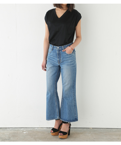 SLY（スライ）の「COTTAGE JW FLARE ANKLE PT-B（デニムパンツ・レディース・ブルー・0/1/2）」の2枚目の写真