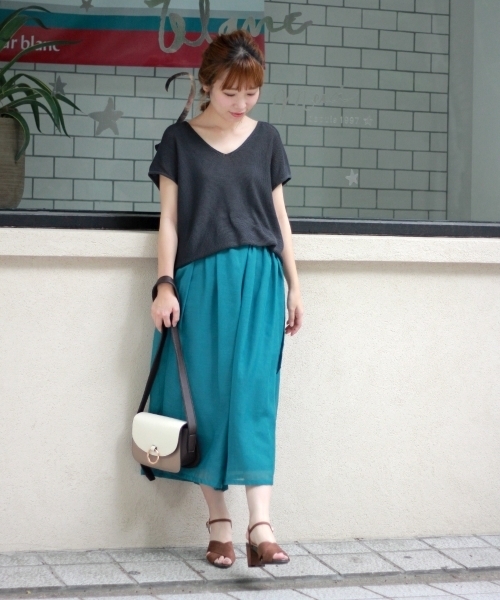 le.coeur blanc（ルクールブラン）の「麻混Vネックフレンチスリーブ（ニット/セーター・レディース・アイボリー/ピンク系その他/イエロー/ダークグレー・FREE）」の16枚目の写真