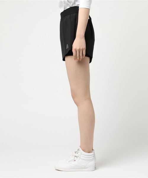 Reebok(リーボック)の「ワンシリーズ 2 in 1 ショーツ(その他パンツ・レディース・ブラック/パープル系その他・LARGE/MEDIUM/SMALL/X-LARGE)」の3枚目の写真