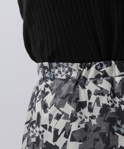 laboratory work（ラボラトリーワーク）の「幾何学アシメヘムスカート（スカート・レディース・ネイビー/イエロー・MEDIUM）」の10枚目の写真