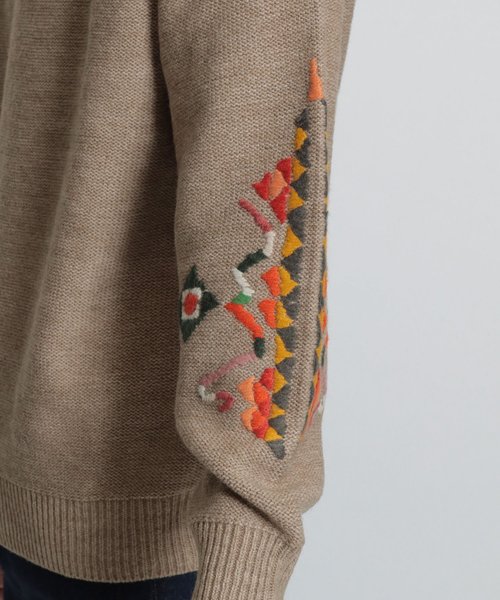 niko and...(ニコアンド)の「袖刺繍ニットプルオーバー(ニット/セーター・メンズ・ブラック/ベージュ・MEDIUM/LARGE)」の7枚目の写真