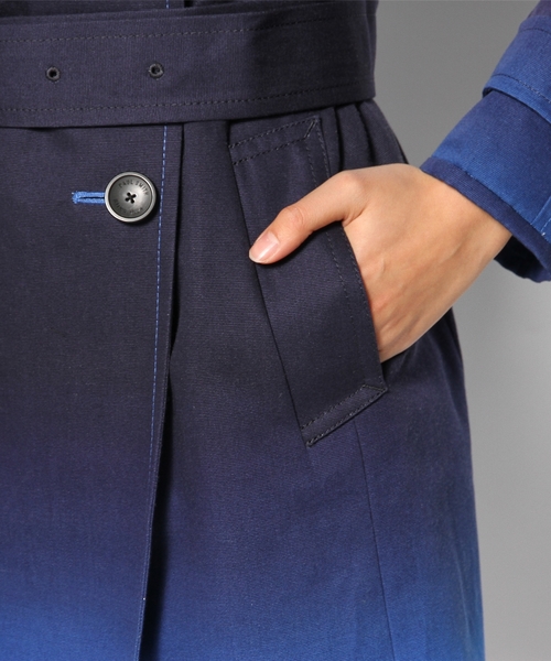 Paul Smith BLACK Paul by Paul Smith（ポールスミスブラック ポールバイポールスミス）の「ディップダイトレンチコート（Paul Smith BLACK）（トレンチコート・レディース・ブルー系6・40/42/38）」の4枚目の写真