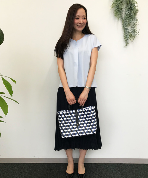 A/C DESIGN BY ALPHA CUBIC（エーシーデザインバイアルファキュービック）の「フロントタックプルオーバー（Tシャツ/カットソー・レディース・ネイビー/オフホワイト/サックスブルー・M size/L size）」の14枚目の写真