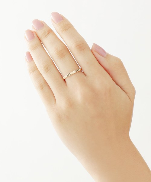 COCOSHNIK（ココシュニック）の「縦溝彫り　リング（リング・レディース・ホワイト系その他7・10号/12号/14号）」の8枚目の写真