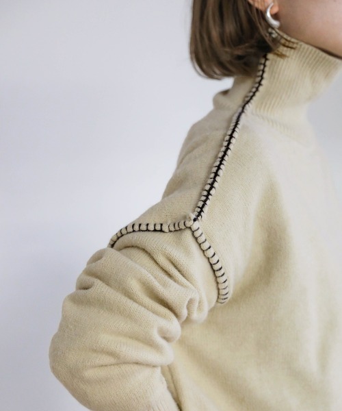 select MOCA(セレクトモカ)の「ステッチタートルネックニット(ニット/セーター・レディース・ブラウン/アイボリー/ダークブルー・FREE)」の11枚目の写真